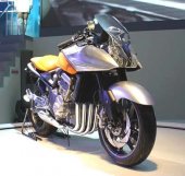 2006 Suzuki Stratosphere photo